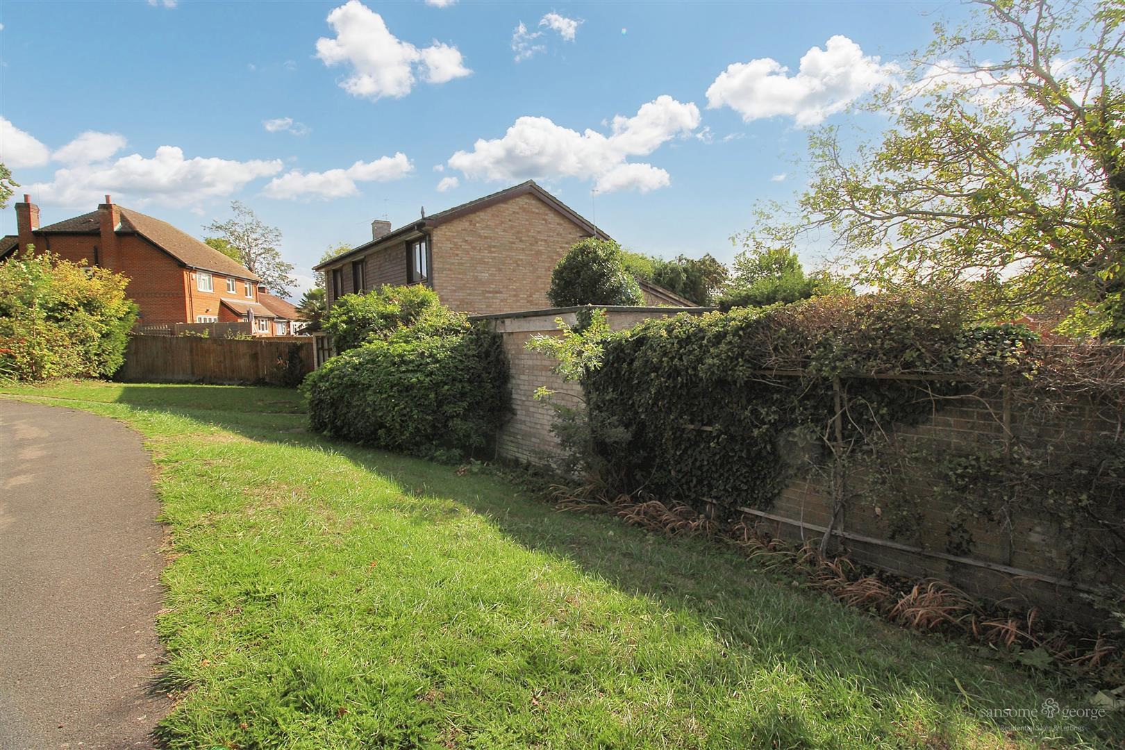 Fircroft Close, Tilehurst, Reading